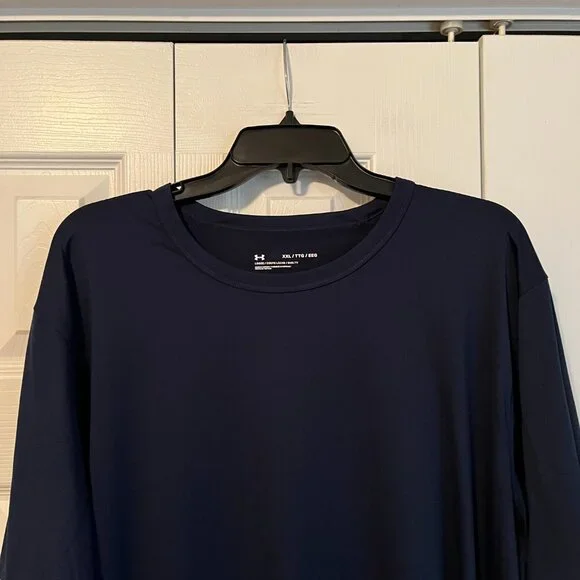 Men's Shirt - Picture 2 of 4